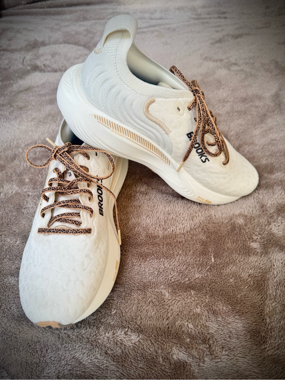 Brooks White & Tan Women's Running Sneakers - Picture 6 of 10